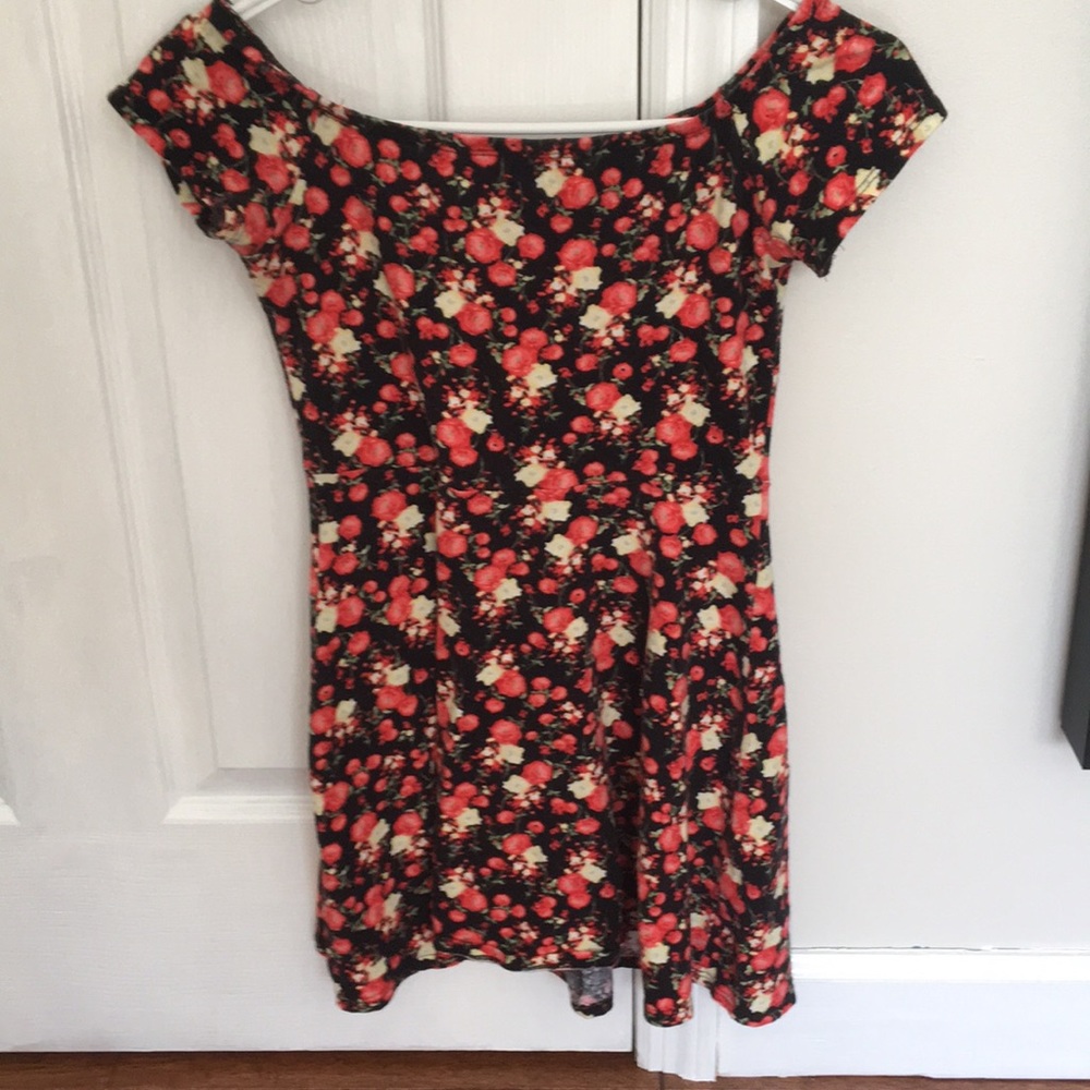 Dress - Picture 1 of 2